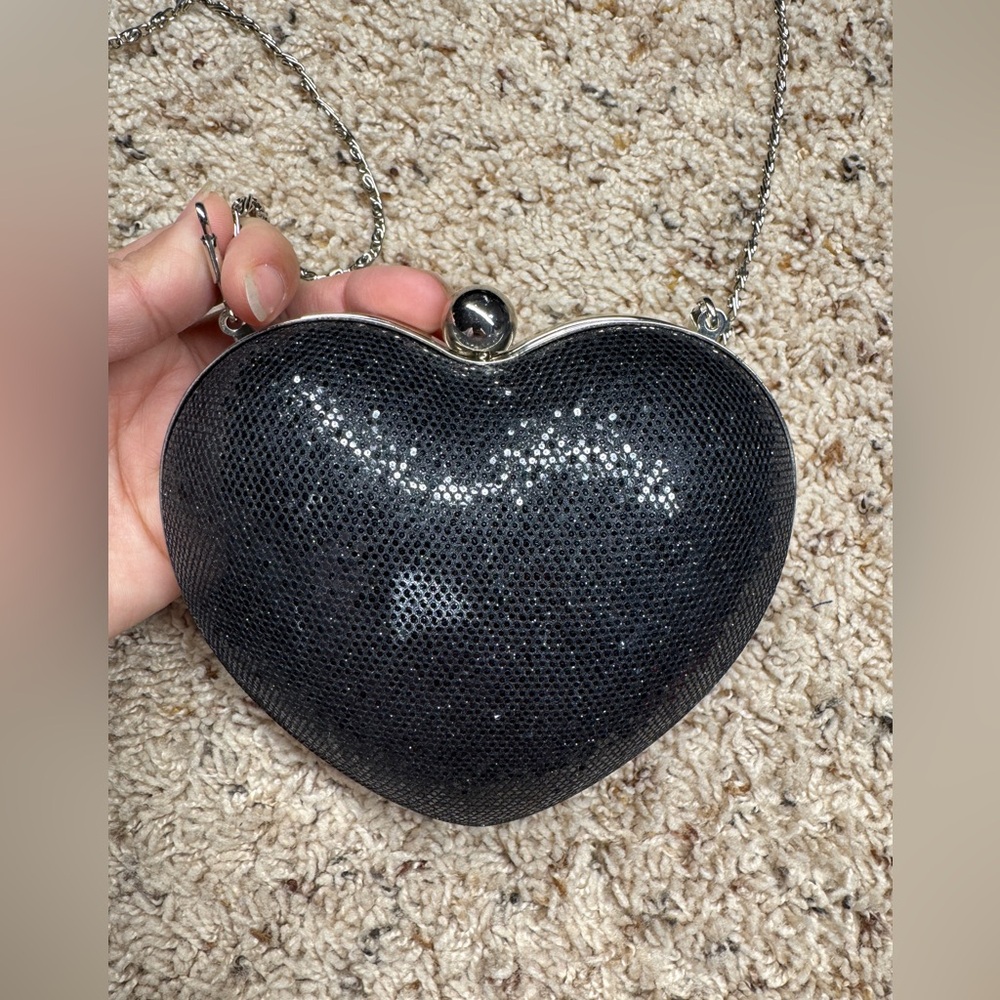 Heart shaped purse in black